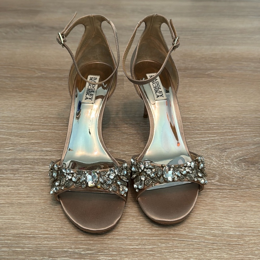 Badgley Mischka Bankston Sandals size 8. Great condition